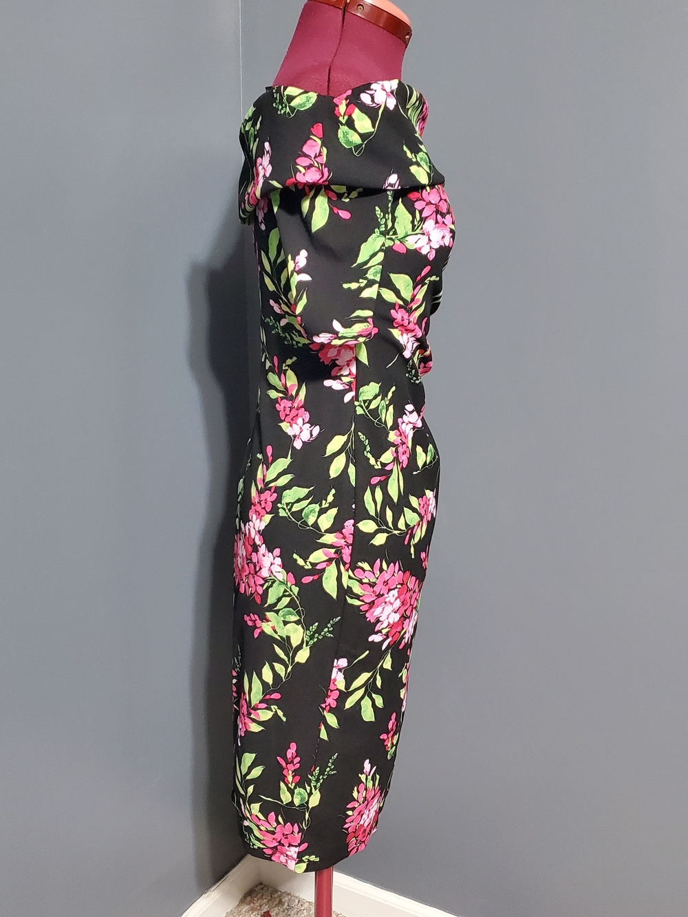 NWT Premier Amour Off-Shoulder Black Midi Dress with Pink Floral Print Size 4 - Picture 4 of 7